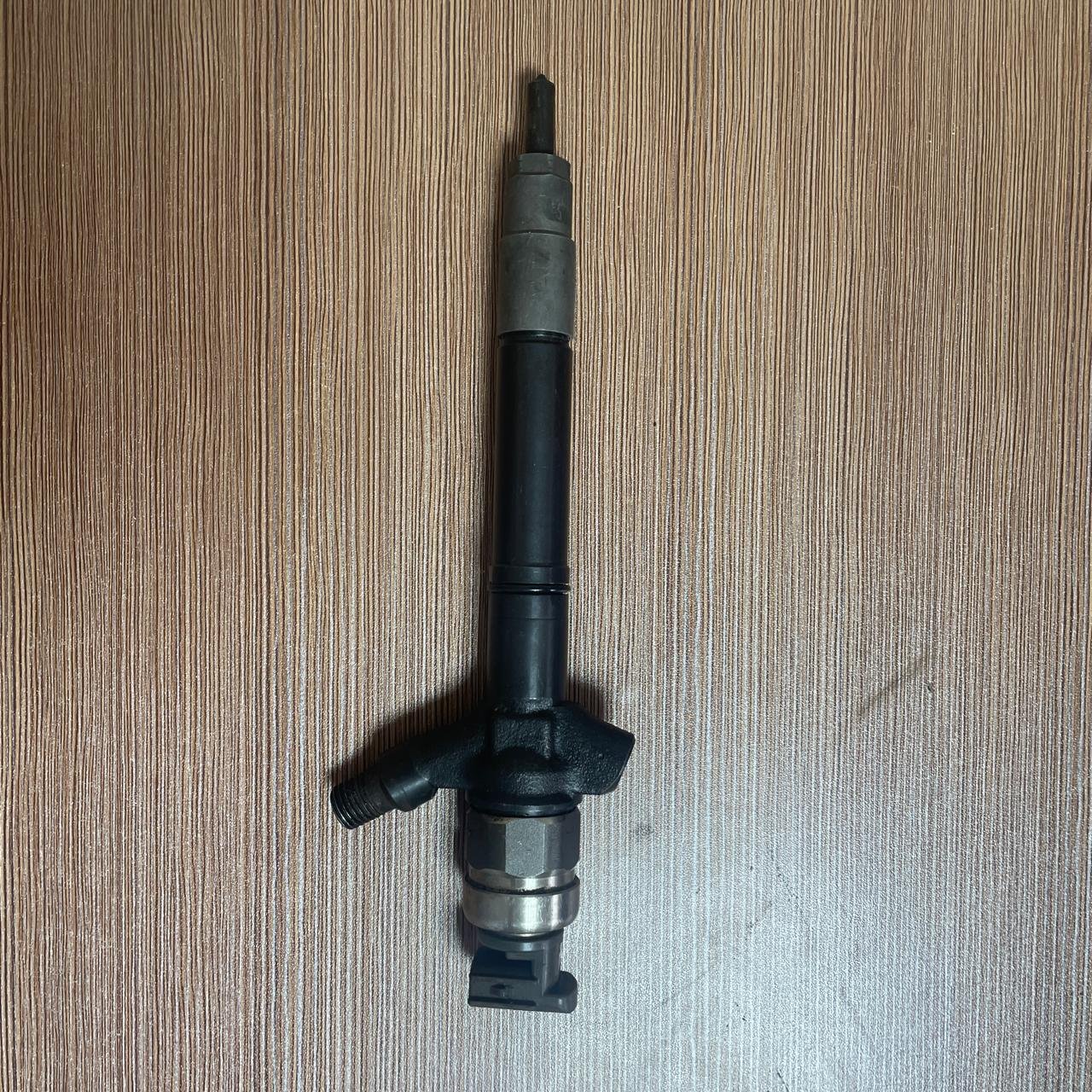 Denso Diesel Fuel Injector – 23670-51040 (Common Rail, 2GD/1GD Engine)